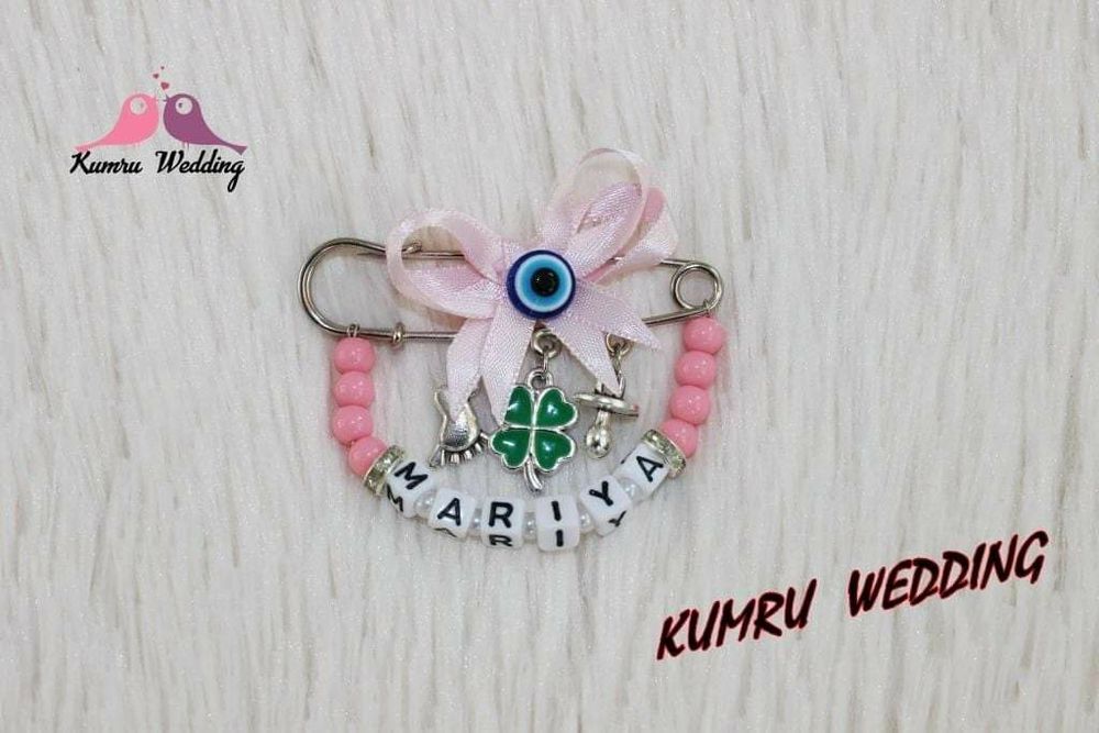 Булавочки - бижу за бебе против уроки