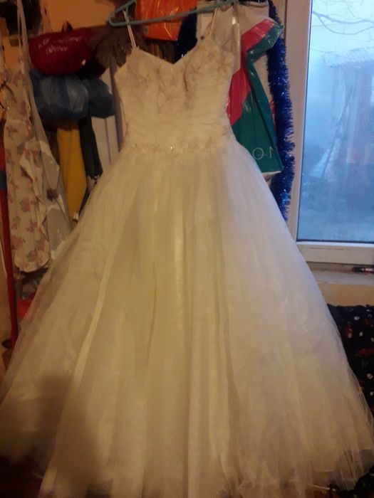 Vand rochie de mireasă