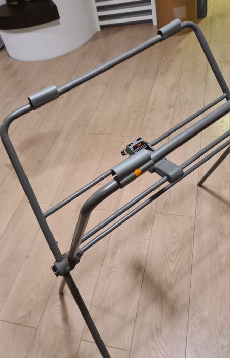 Стойка и приставка за новородено Stokke + подарък сгъваема вана