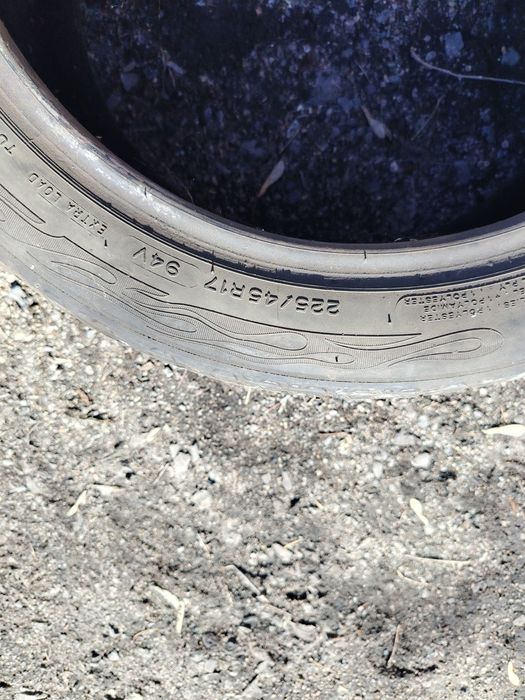 Продам б/у резину  стояла мерседесе w 211