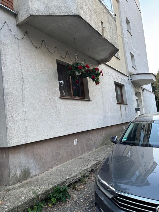 Apartament 3 camere decomandat parter înalt