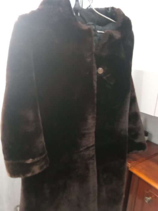 Продам детскую цегейковую шубу