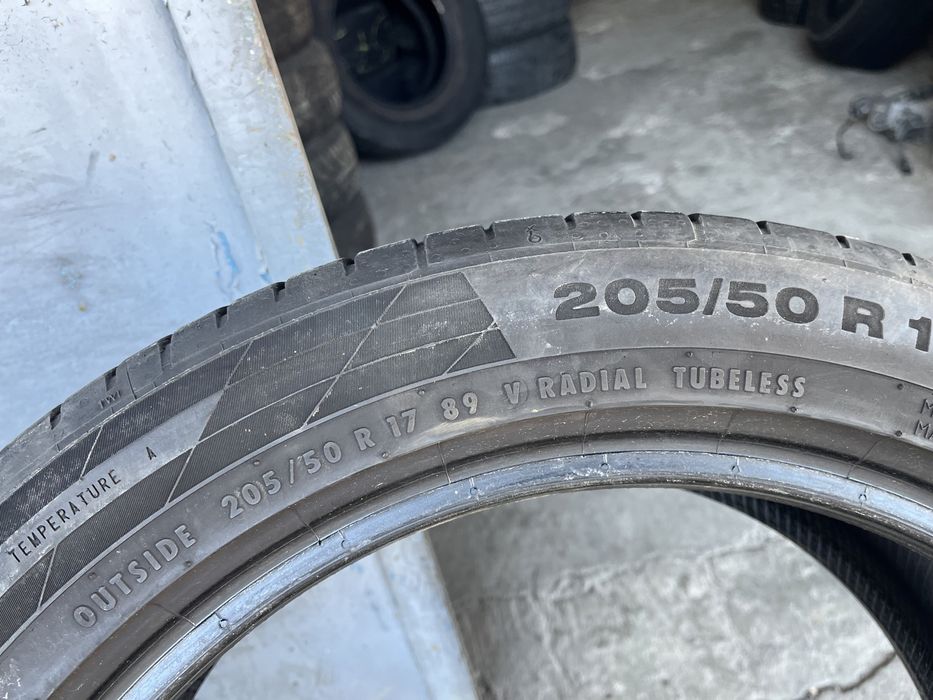 2 бр. летни гуми 205/50/17 Continental DOT 0517 4,5-5 mm