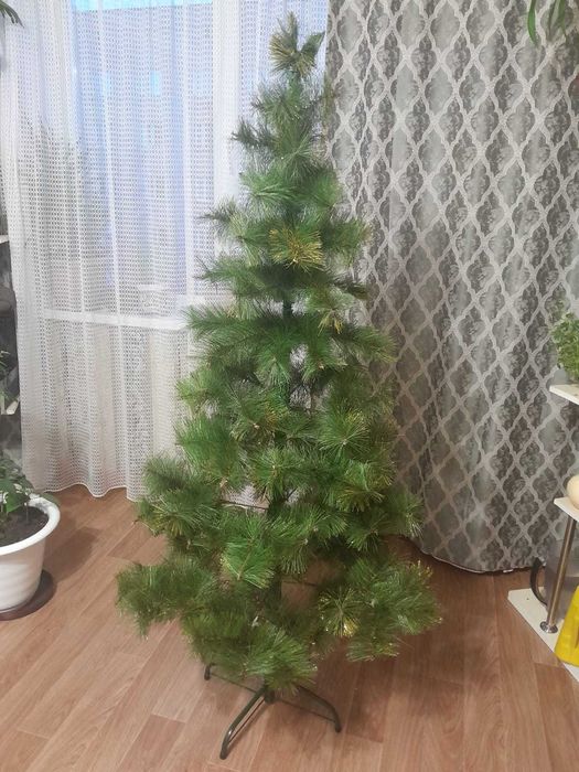 Ёлка искусственная