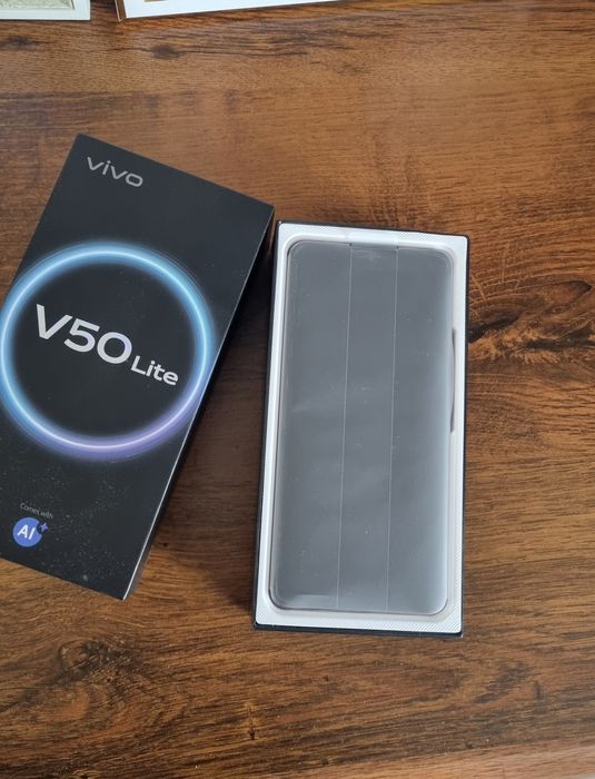 телефон Vivo V50 Lite
