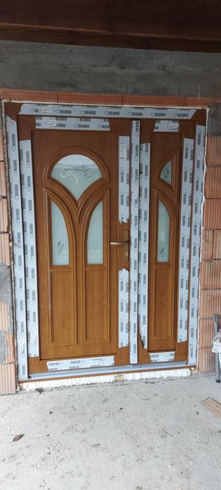 Montez, uși interioare, uși metalice,tâmplărie PVC ,