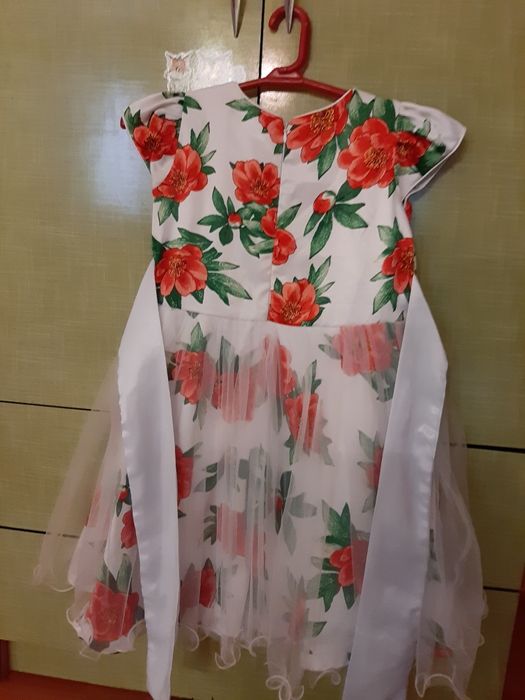 Деская нарядная платье