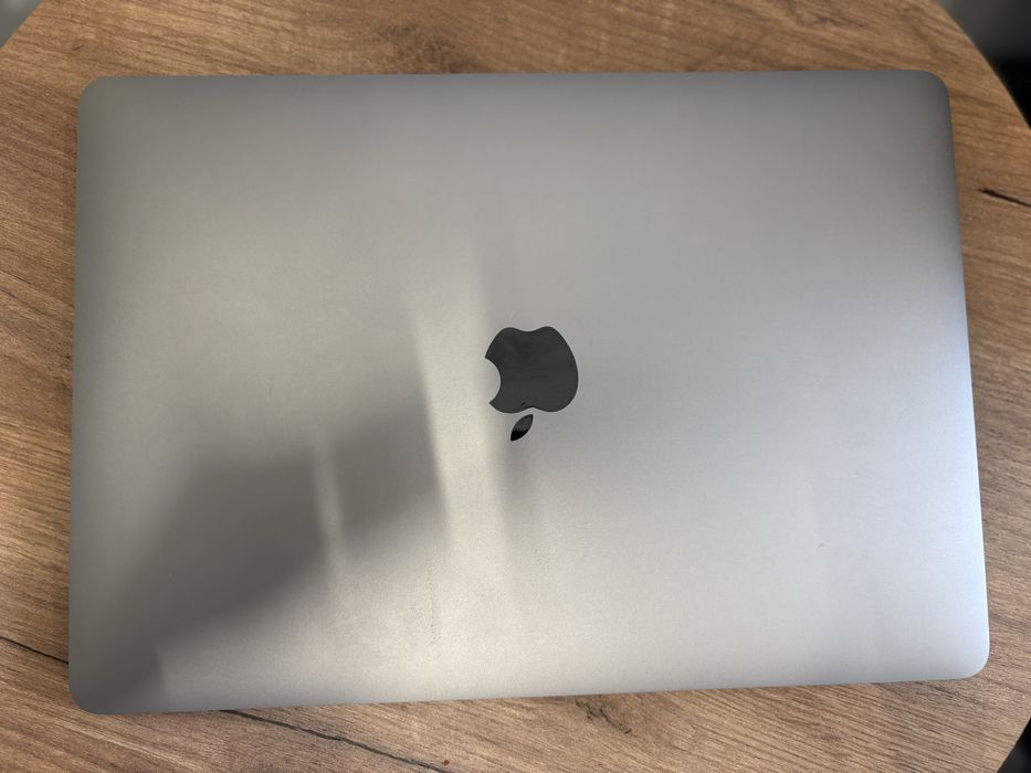 Продам Macbook Pro