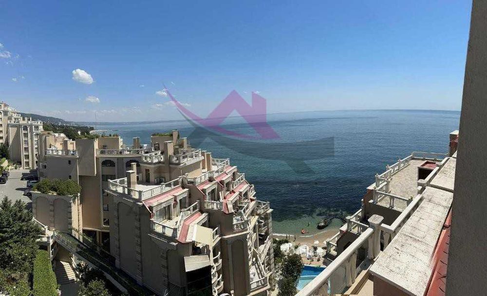 Двустаен в затворен комплекс с морска гледка