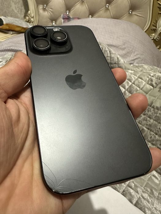 Iphone 16 Pro black titanuim