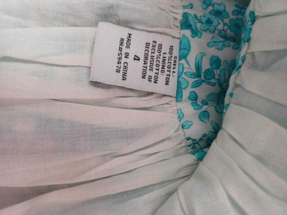 Compleu fetita,  4 ani