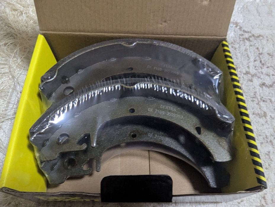 Продам колодки задние на приору