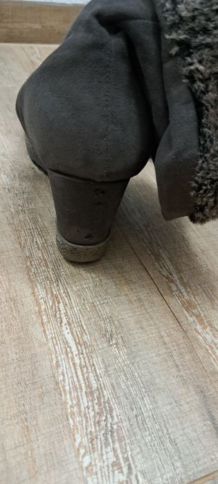 Дамски велурени ботуши