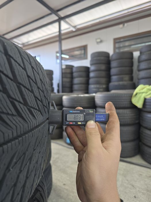 4 Броя 235/55/19 Michelin 8mm 22dot