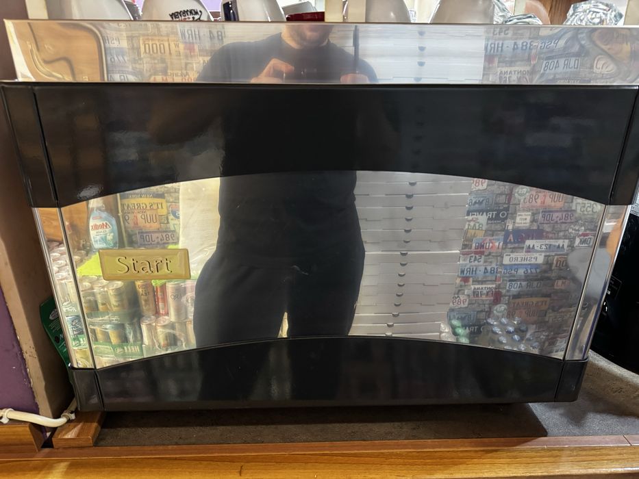 Професионална кафе машина и кафемелачка ревизирани перфектни