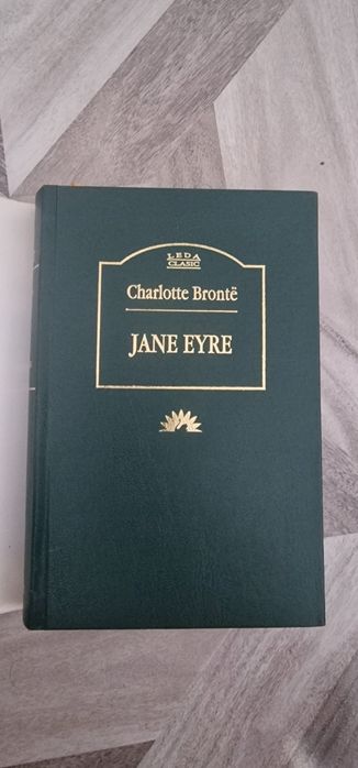 Jane  Eyre  - charlotte  Bronte