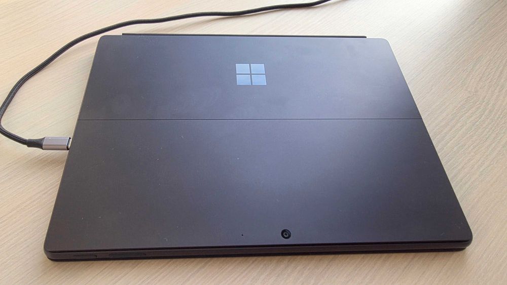 Microsoft Surface Pro 11th Ed Snapdragon X Elite + Keyboard + Pen / Schimb