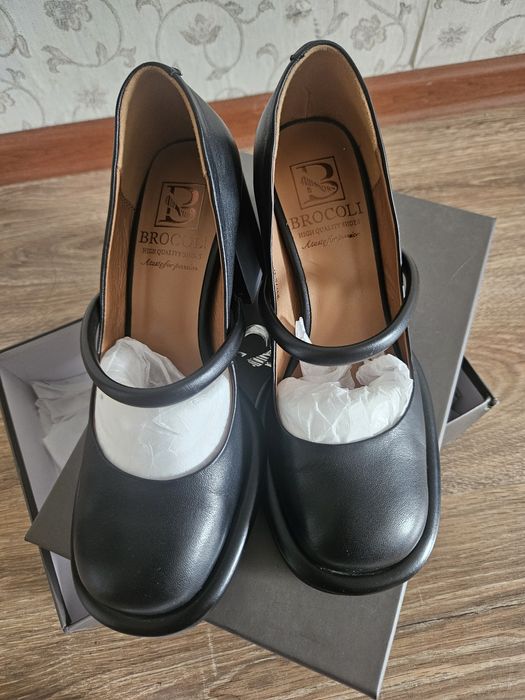 Продам туфли на каблуке