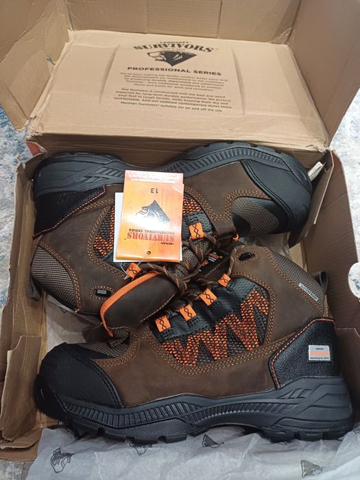 Продам трекинговые демисизонные ботинки