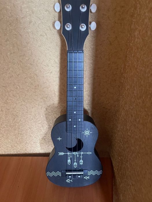 Продам укулеле  Новая