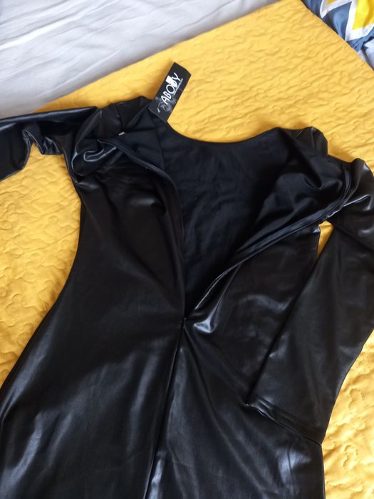 Черна кожена рокля