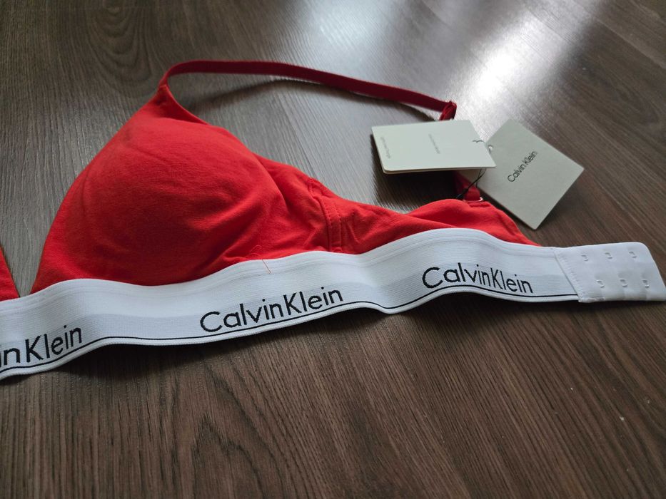 Нов Calvin Klein сутиен и бикини М оригинален с етикети