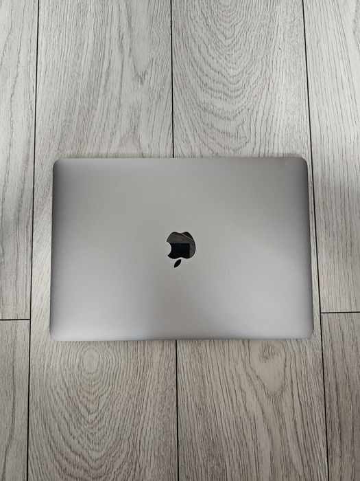 MacBook 12" Retina (Early 2015) - Space Grey + Husă

(Baterie