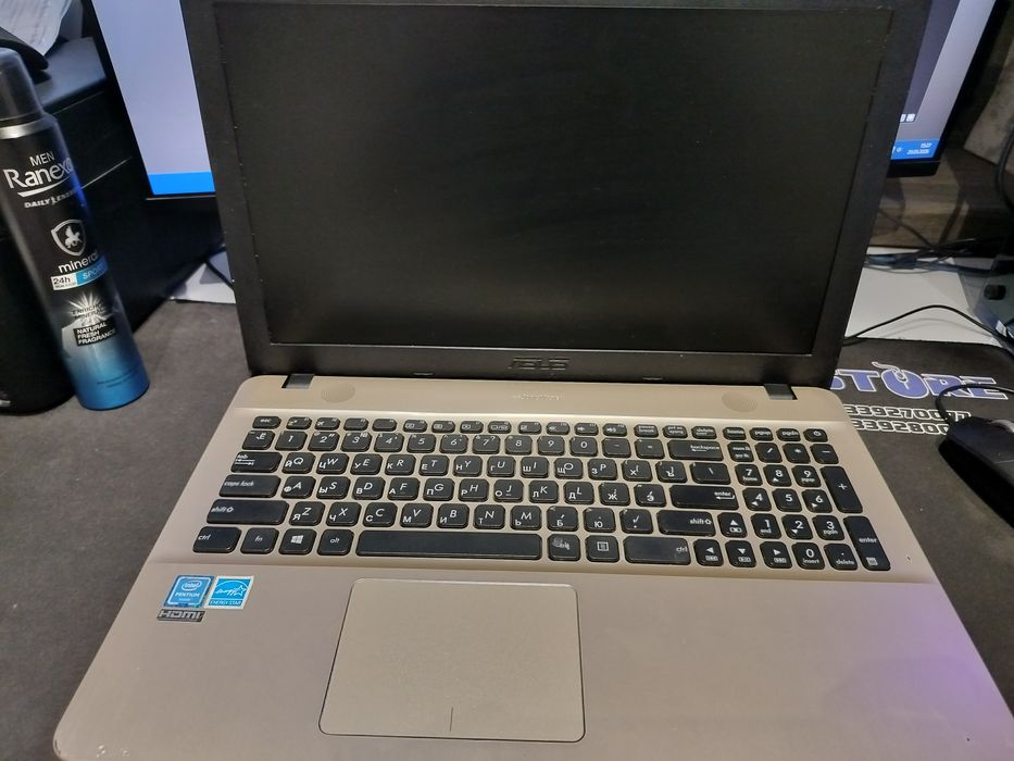 Продаю б/у ноутбук Asus