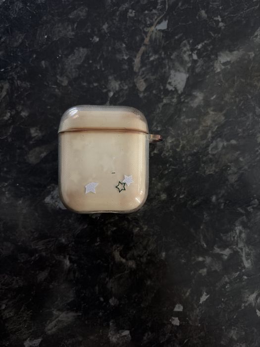 Airpods первого поколения