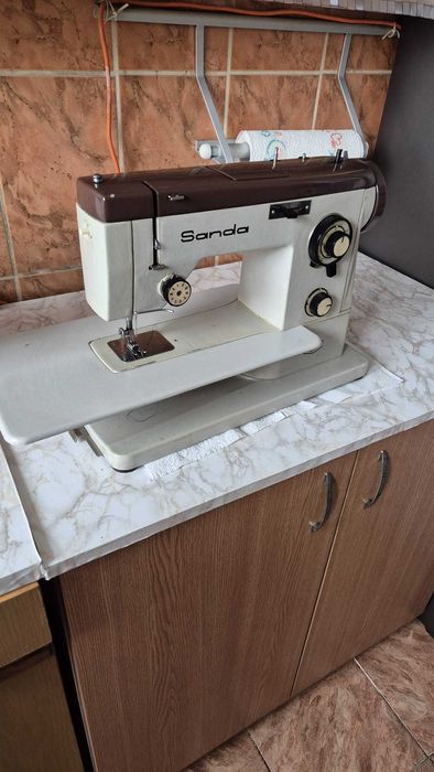 Masina de cusut electrica portabila