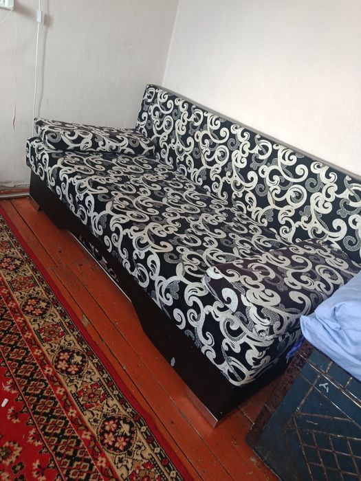 Продам диван срочно