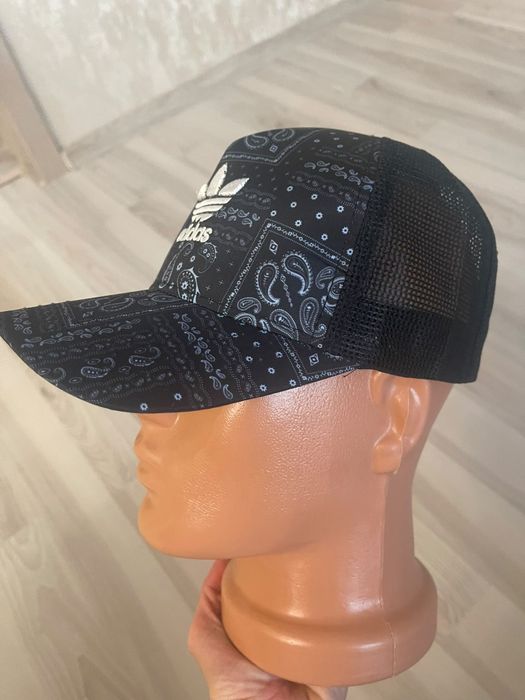 Sepci Nike, adidas noi