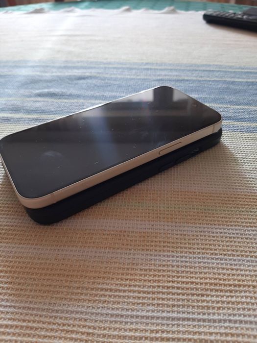 iPhone 15 + 2 бр. слушалки & джойстик (стара цена: 420€)