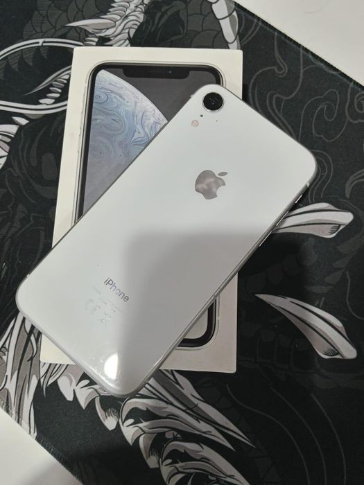 Продам айфон xr 64 g akb 80