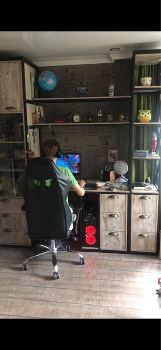 Продам гарнитур