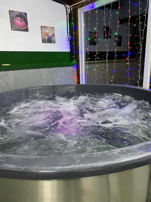 Cazare cu/ fără masă/jakuzzi/saună/20 camere/biliard,pișcină încălzită