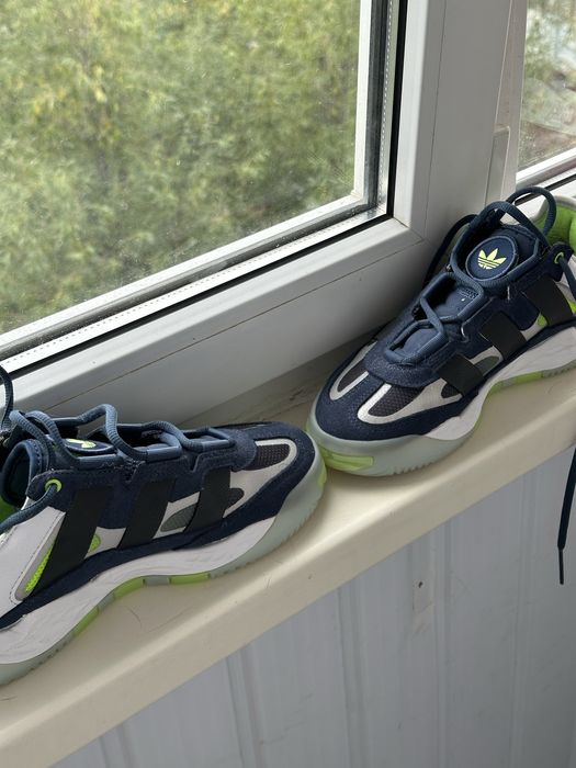 Кроссовки б/у огигинал