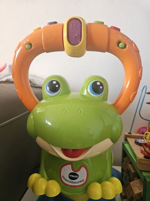 VTech Bounce & Laugh Frog – музикална жаба за скачане / активна бебешка играчка