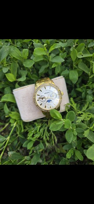 Часы наручные женские