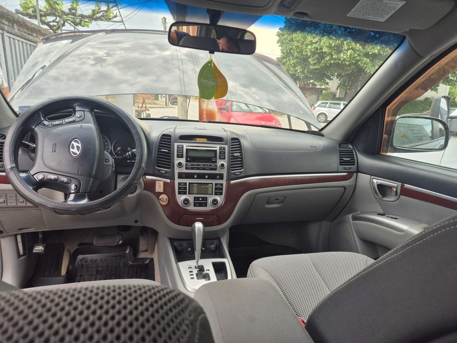 Продавам Hyundai Santa Fe, 4x4 много добро състояние