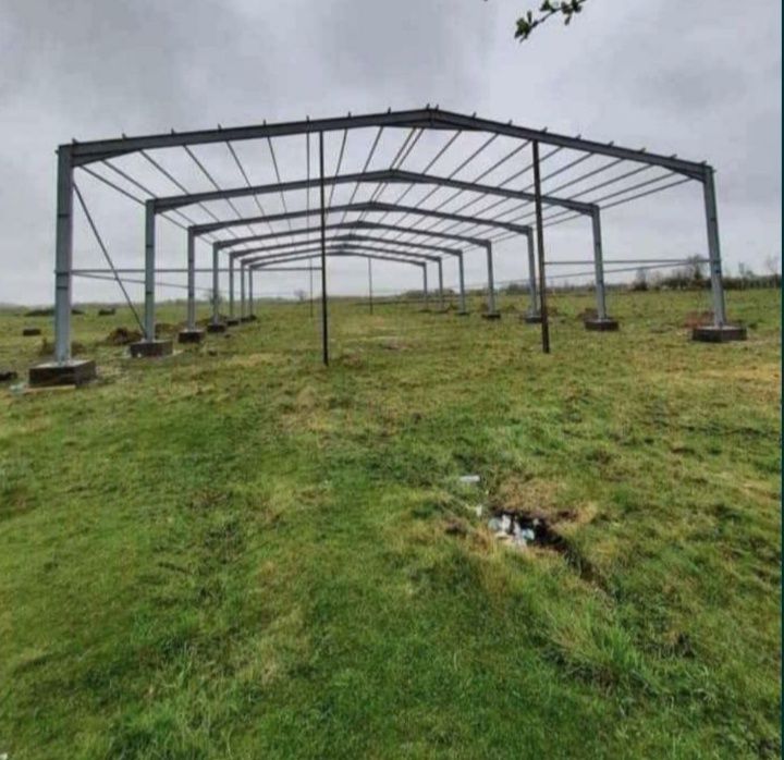 Vand hală metalică de pe stoc 10 m lățime pe 25 lungime tot cu montaj