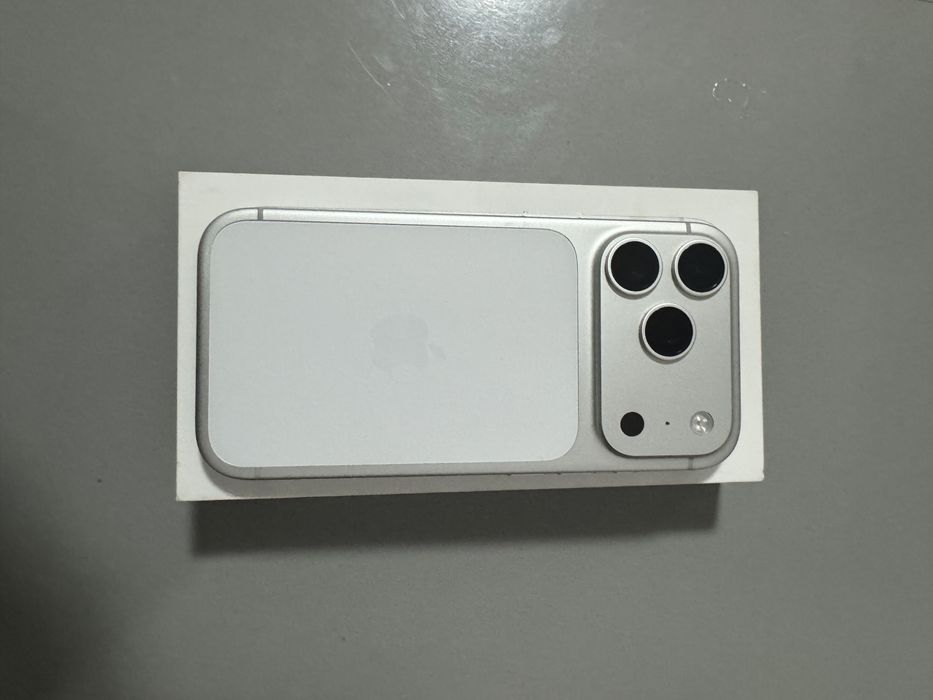Iphone 17 pro 256gb белый
