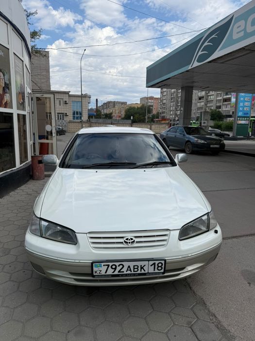 Срочно Продам машину Toyota gracia 1997 года