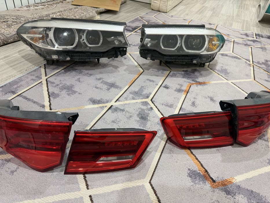 Фары в оригинале весь комплект продажа срочная!