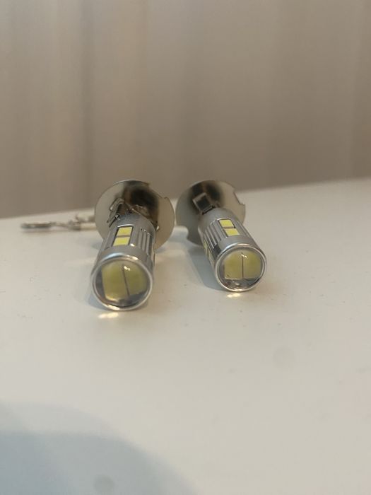 Becuri LED pentru proiectoare