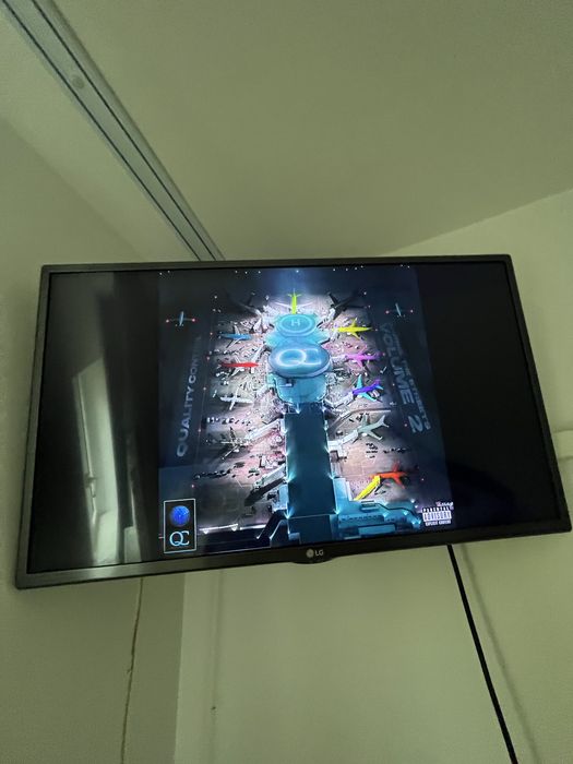 Televizor LG 32” Full HD Smart TV – 32LF580V – Stare foarte bună