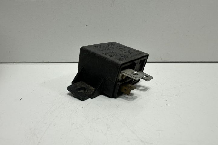 Releu 0332002156 Mercedes-Benz Sprinter prima generatie 903 (facelift