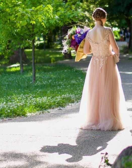 Официална рокля