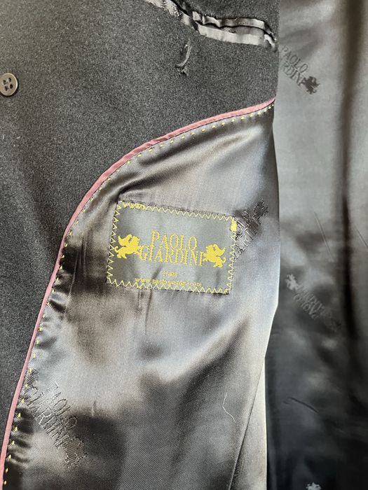 Продавам италиянско мъжко палто от кашмир.