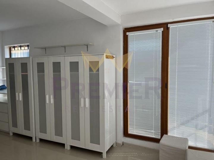 Дава се под наем Къща в Варна, м-т Траката - 285 кв.м за 2000 € - Снимка #8